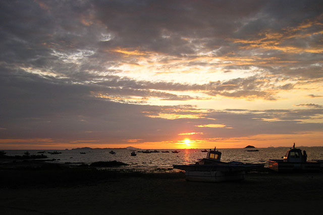 夕暮れの舒川の海